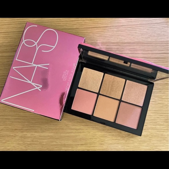 SOLD-BNIB NARS Overlust Face Palette - Picture 1 of 3